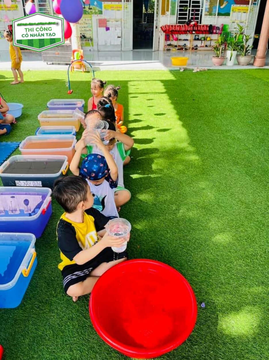 Một số hình ảnh thảm cỏ nhân tạo dành cho trường học