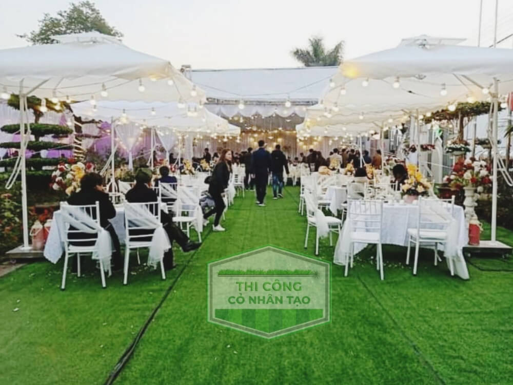 Ứng dụng thảm cỏ nhân tạo trải rạp cưới